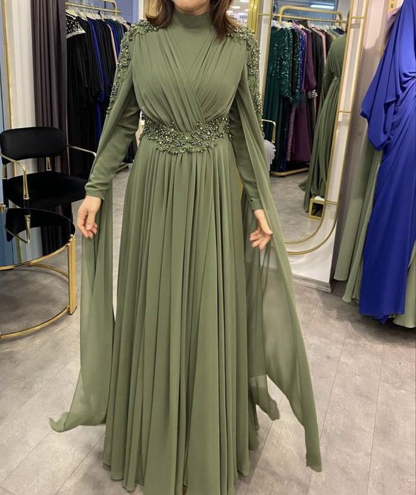 Женское вечернее платье