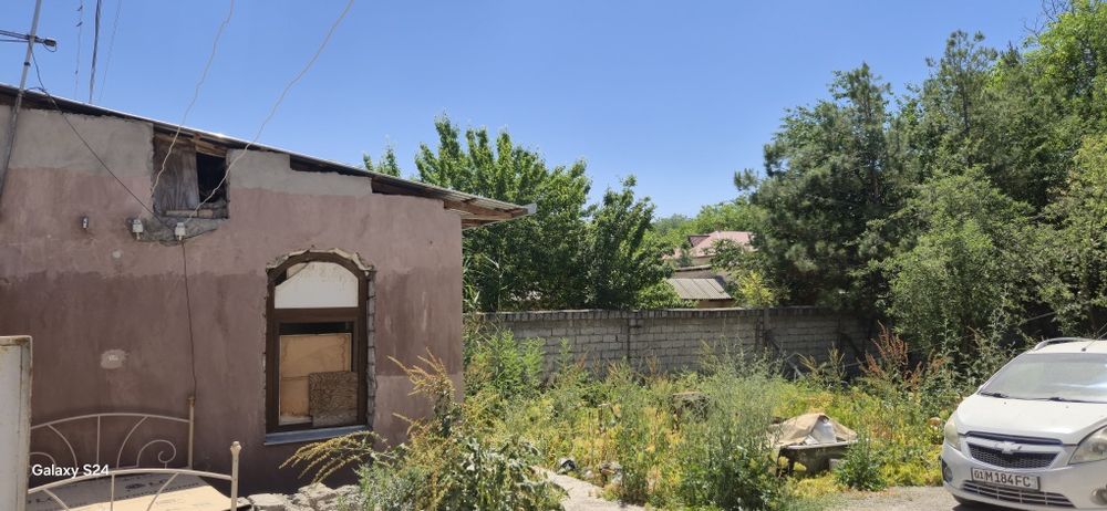 Ферма учун ёки ердан фойдаланиш учун дала ховли атрофи уралган