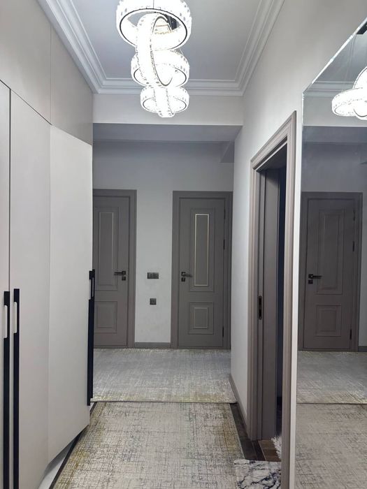 Уй сотилади 2хонали