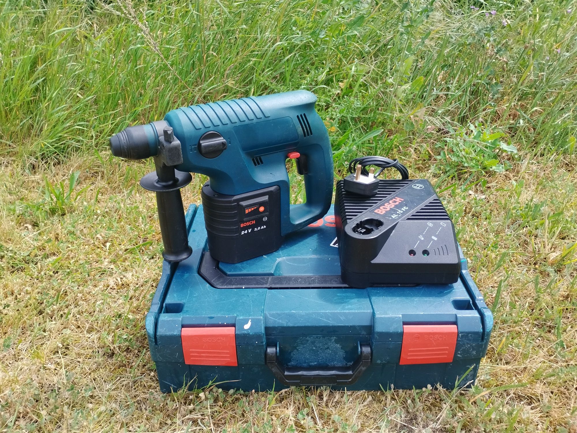 Професионален Перфоратор BoschHammer 24v SDS (Синята Версия)