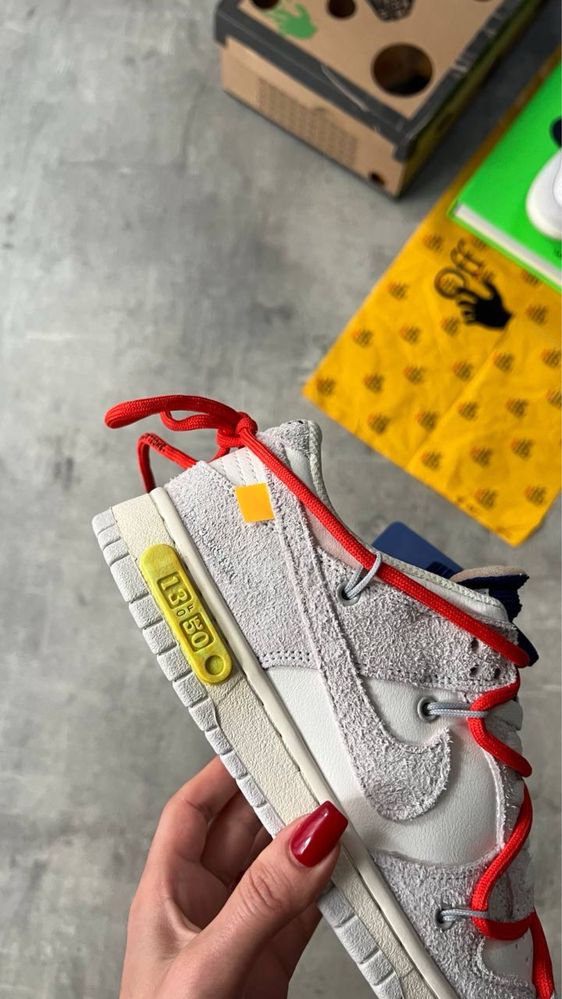 Off White Dunk Low - Lot 13