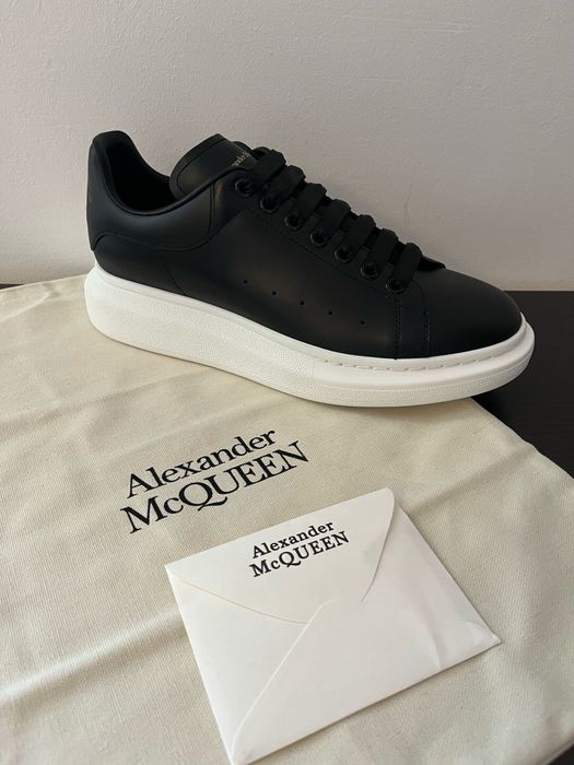 Alexander McQueen Black & White