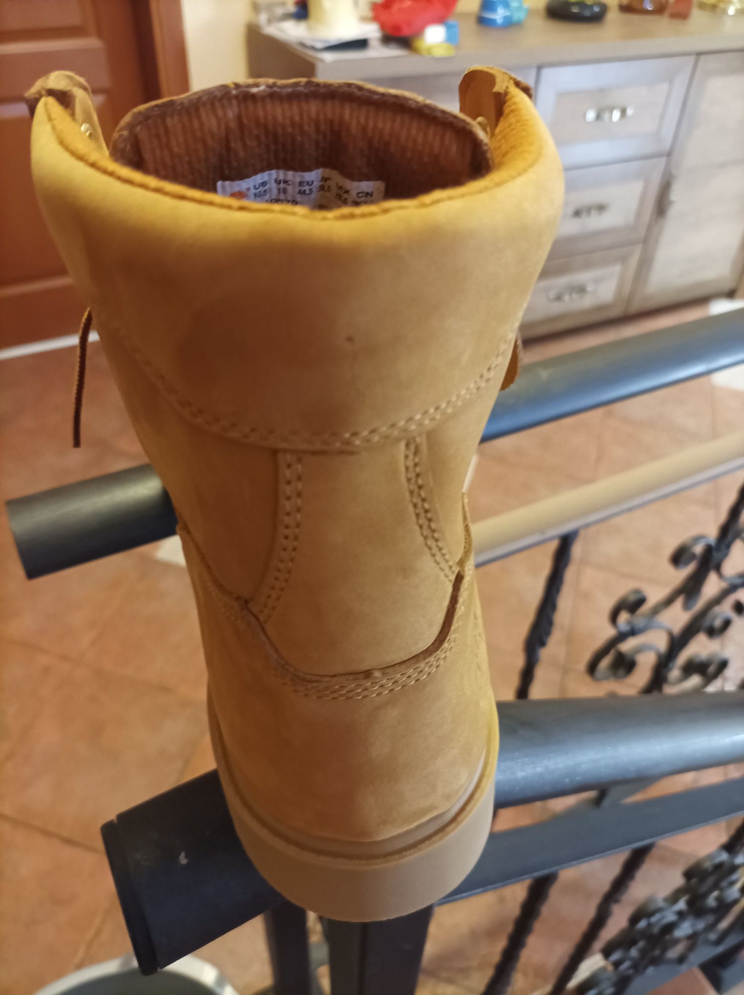 Обувки нови високи Timberland