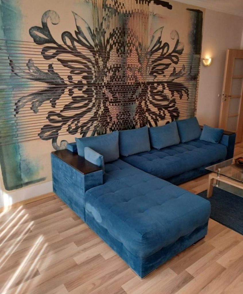 Дава се под наем Тристаен апартамент в София, Център - 65 кв.м за 900 € - Снимка #2