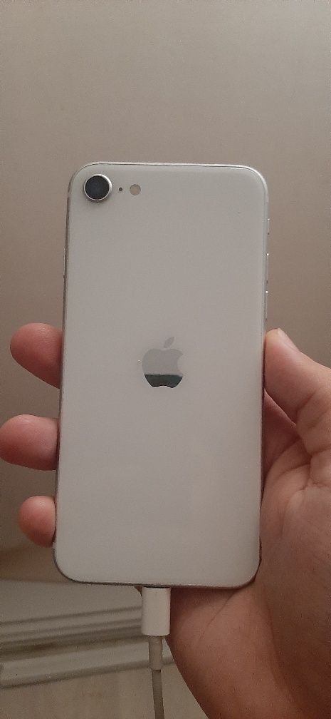 Iphone SE 2020 в отличном состоянии