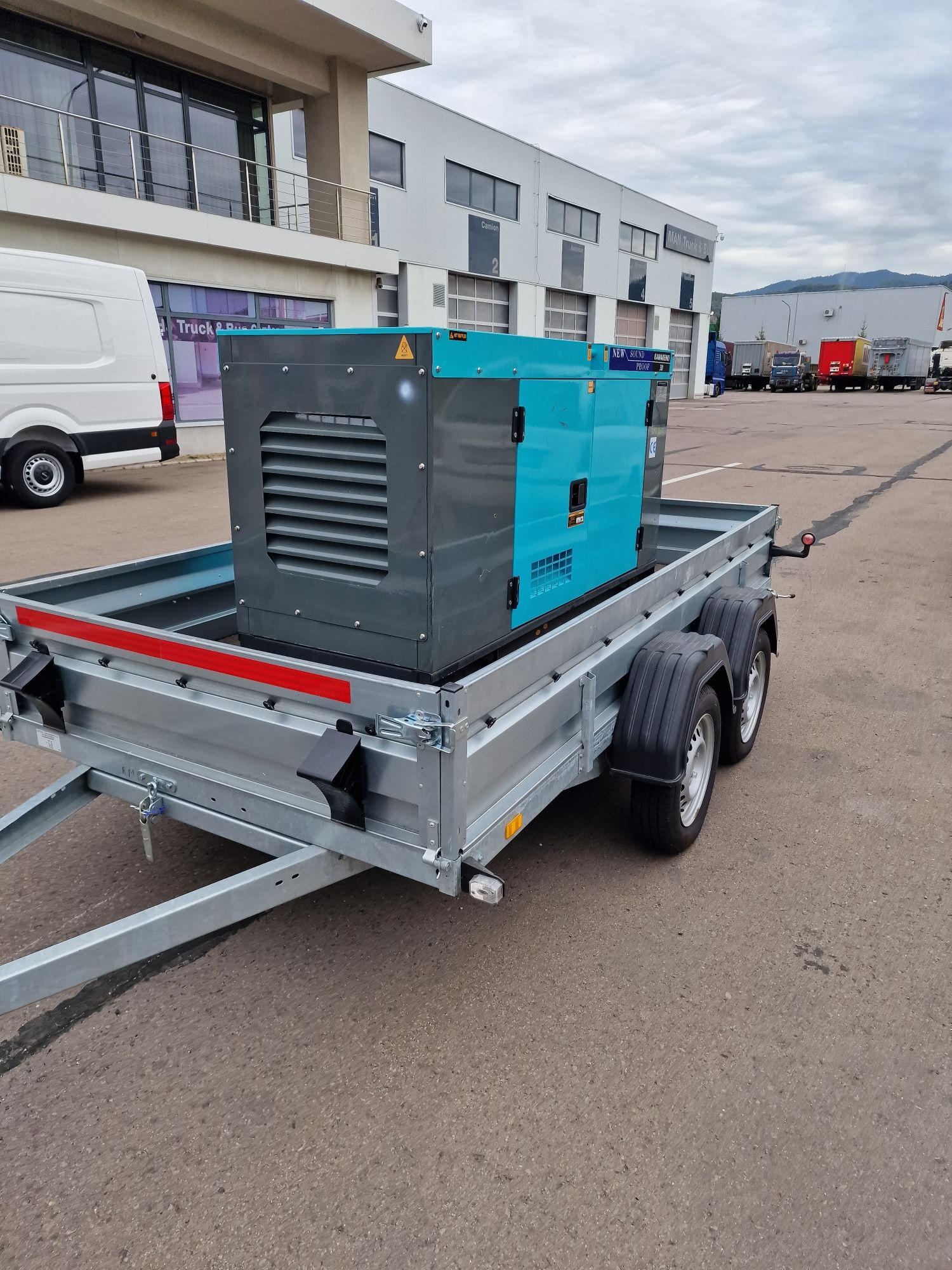 Generator 30 KVA 25 KW de inchiriat/inchiriere