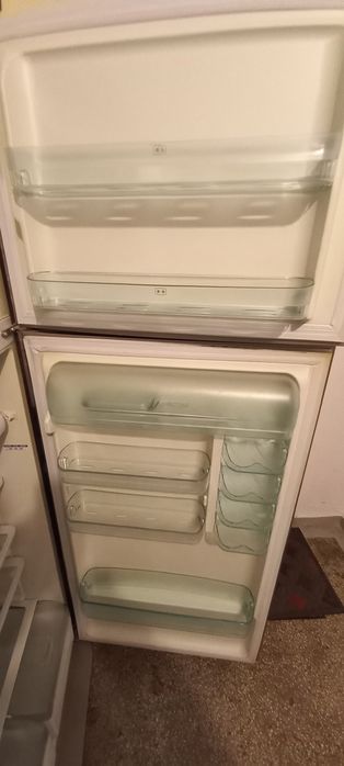 Combina frigorifica Hotpoint Ariston 700 lei