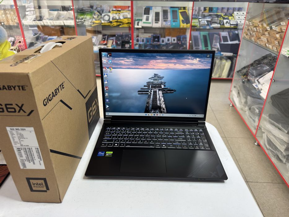 Gigabyte intel core i7-13650HX DDR5 16 1 TB nvme ssd  RTX 4060 8 lik