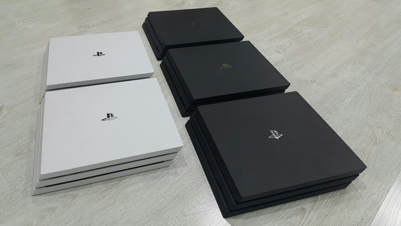 Playstation 4 PRO { 4K }. HDR. 1.TB + GAMES. { Как НОВЫЙ }.