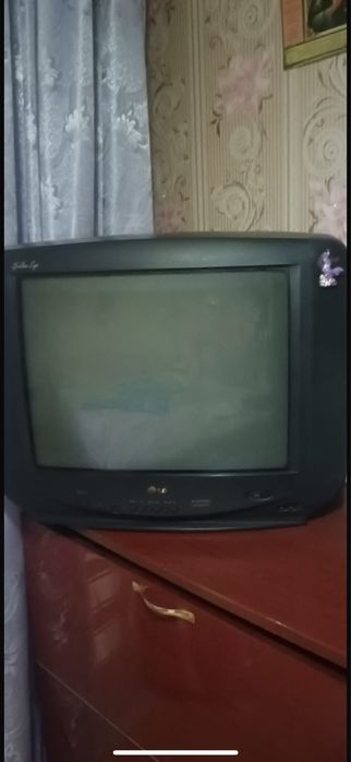 Продам телевизор