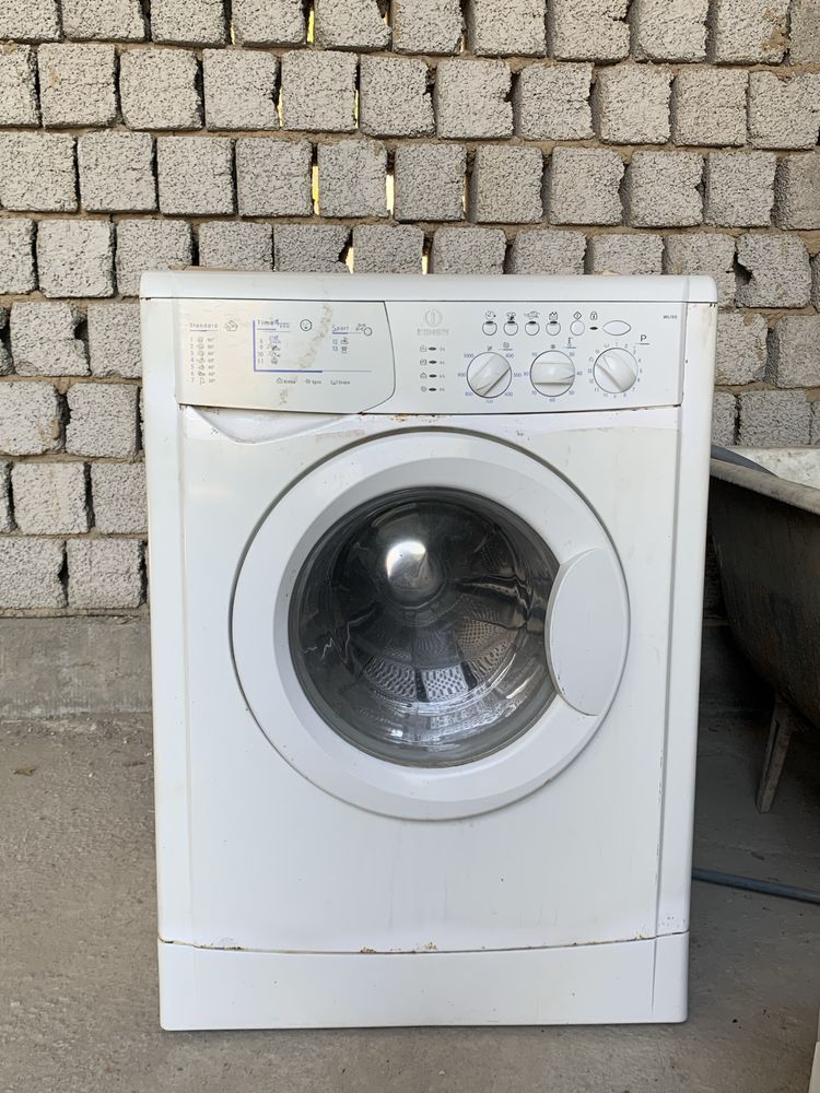 Indesit kir moshina avto srochna sotiladi