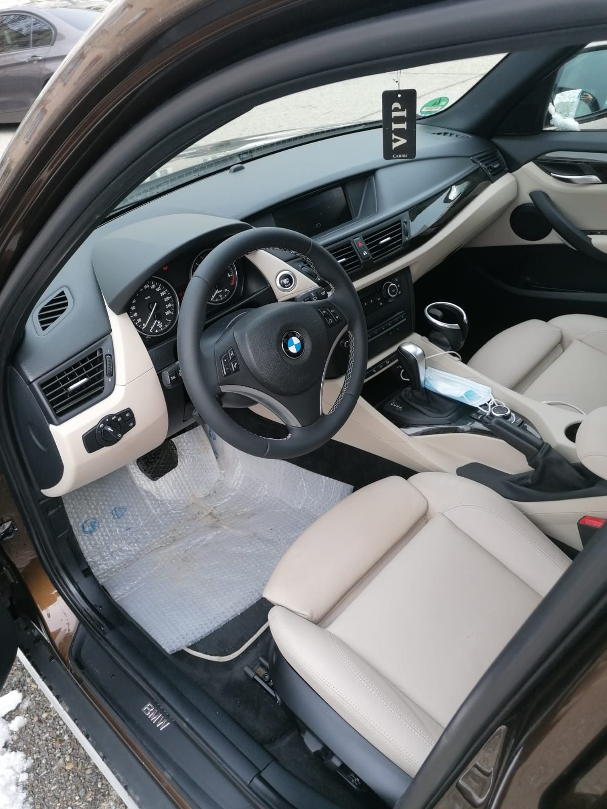 Vând BMW  X1 2.0 D 205 cp