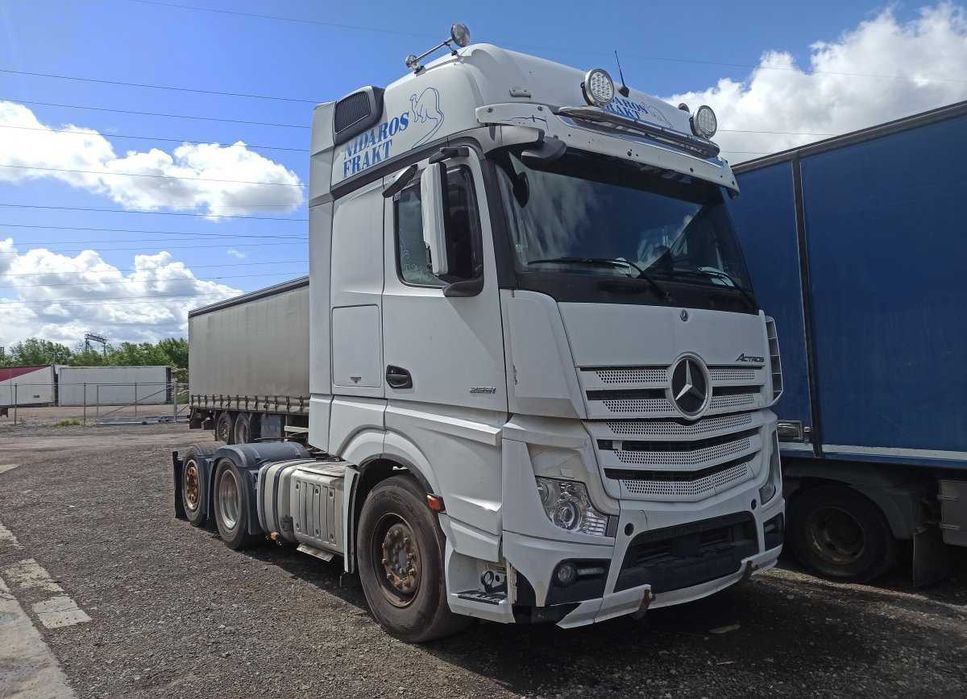 Dezmembrez Mercedes Actros MP4 /piese camion Mercedes/piese motor MP4