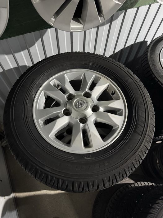 В сборе шины R17 265/65 диски 5x150