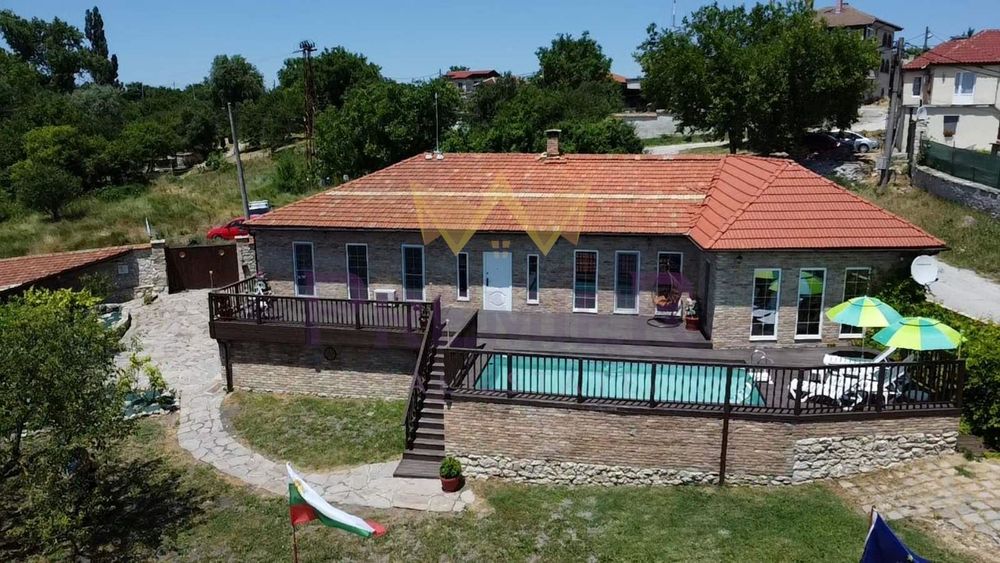 Къща в Варна, област-с.Баново площ 403 цена 385000