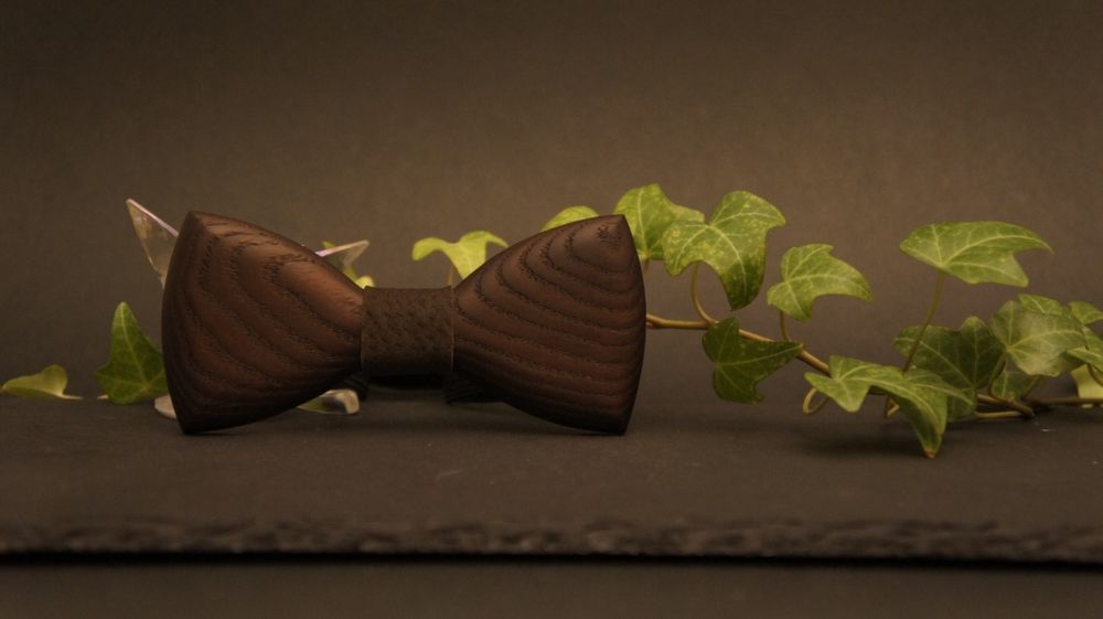 Ръчно изработени дървени папийонки