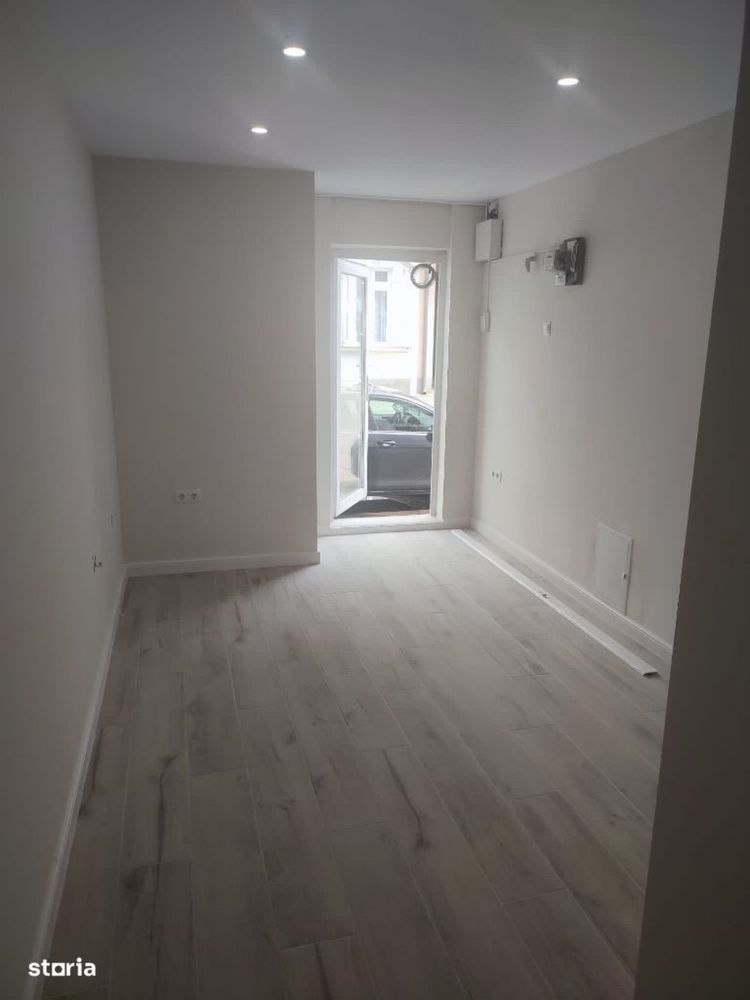 Spatiu comercial stradal langa Rosecas