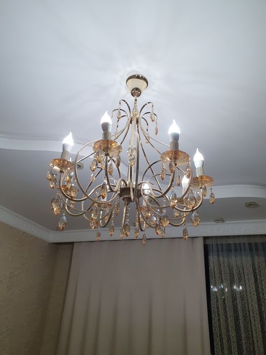 Хрустальная люстра
