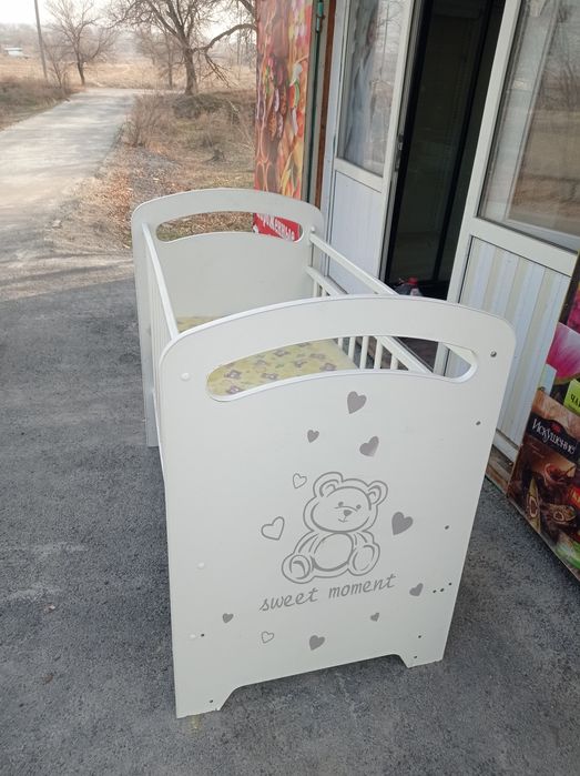 Манеж новый с матрасом