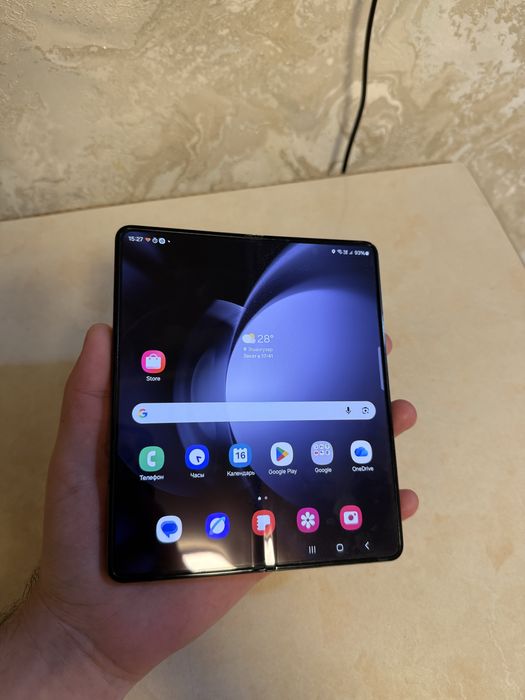 Samsung Galaxy Z Fold 5 Vetnam sastayanasi ideal