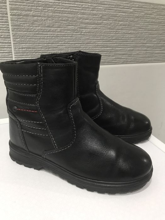 Зимние сапожки на мальчика из натуральной кожи в отличном состоянии