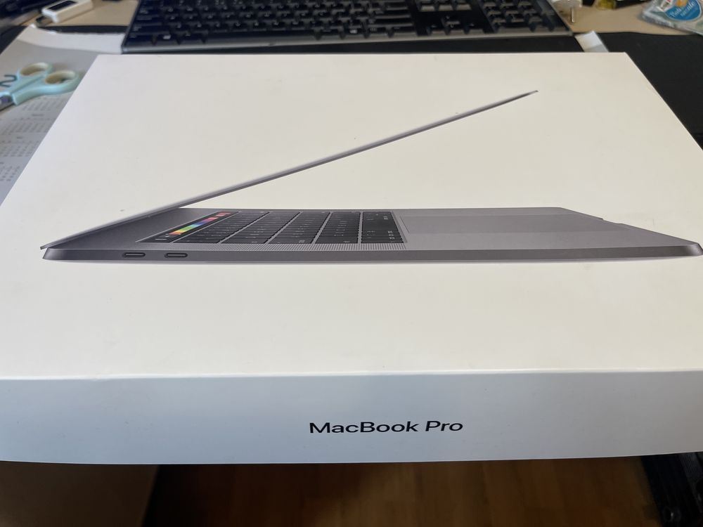 Vand cutie MacBook Pro 15 inch