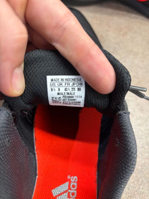 Adidas маратонки- чисто нови