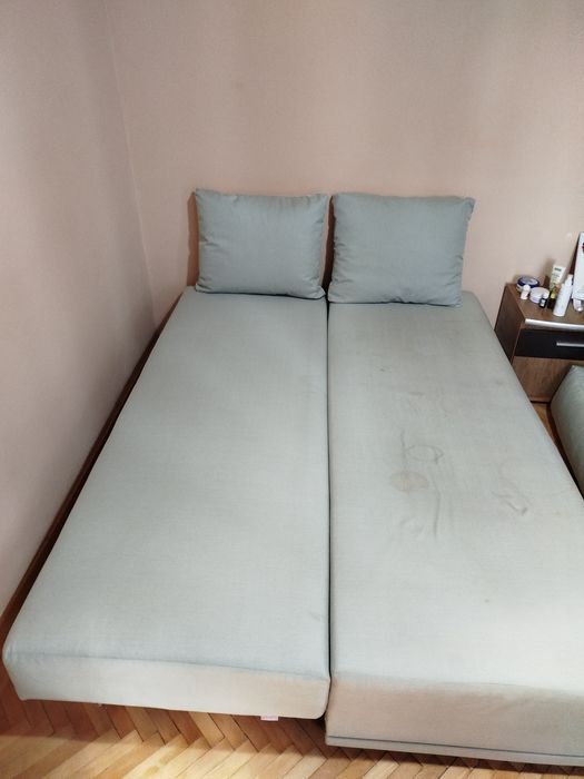 Canapea extensibila cu loc depozitare