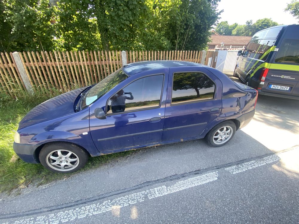 Logan defect 1,6 2005 munchen