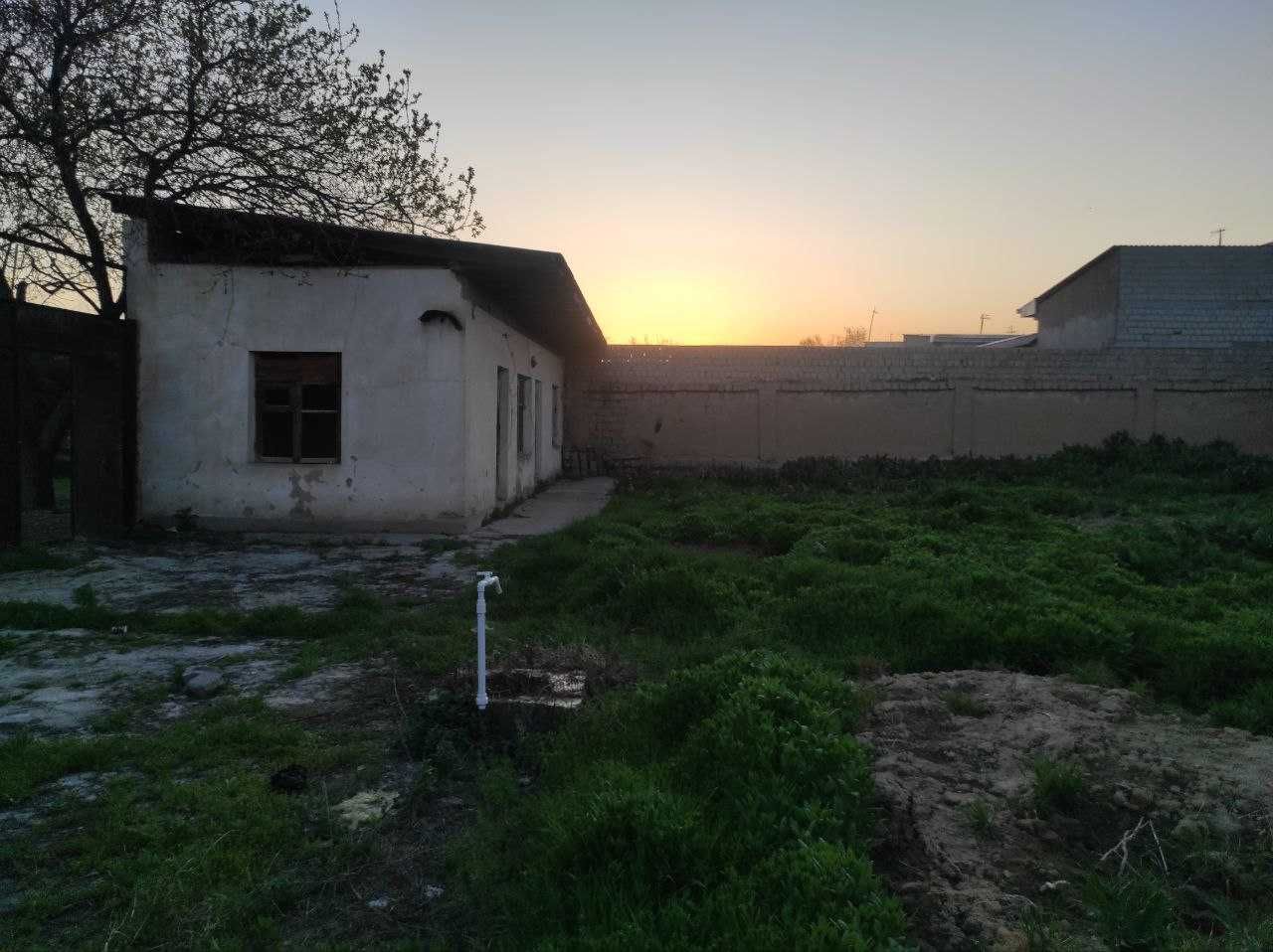 Yer sotiladi Adres zangi ota tumani ,kichik ittifoq, turop obod  mfy