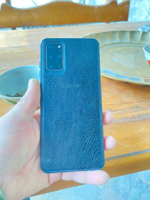 S 20 plus 12/256gb obmen