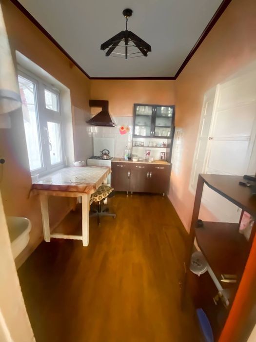 Улица Конституция участок с домом 1,65 соток  в центре