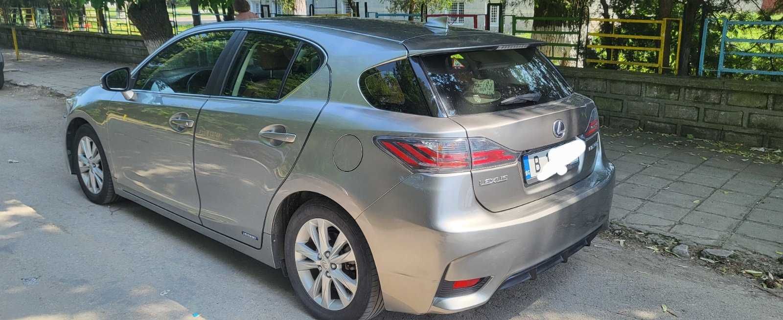 Лек автомобил LEXUS CT200H хибрид газов инжекцион