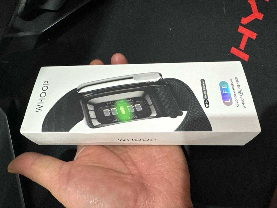 WHOOP MG LIFE Activity Tracker с годовой подпиской! Новый запечатанный