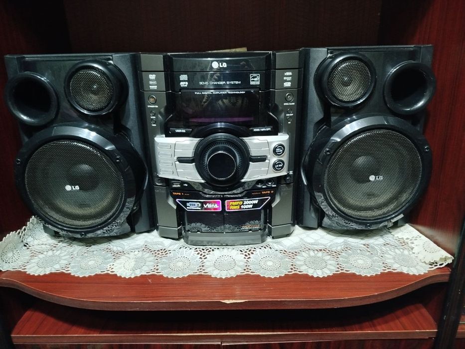 LG muzika sentri sotiladi