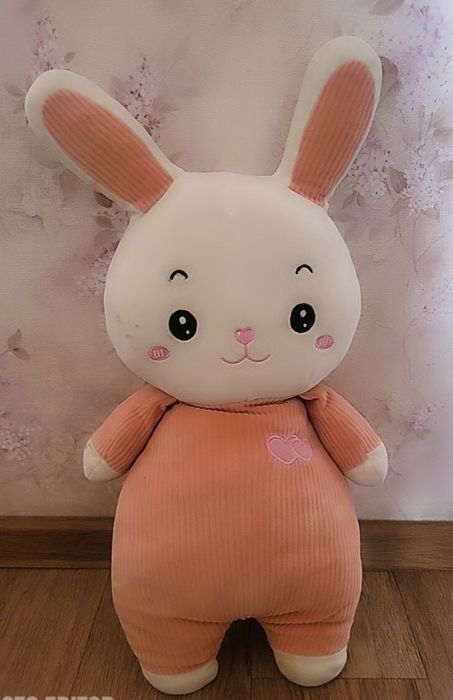 Розовый мягкий зайчик