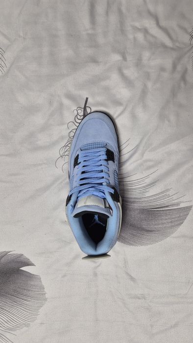 Jordan 4 University blue nike