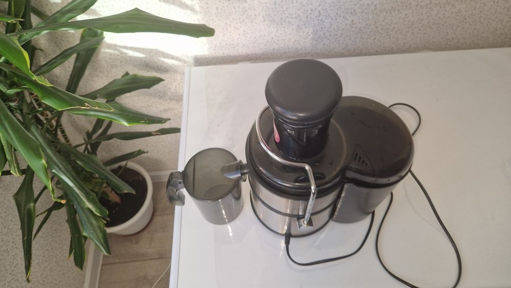 Продам соковыжималку