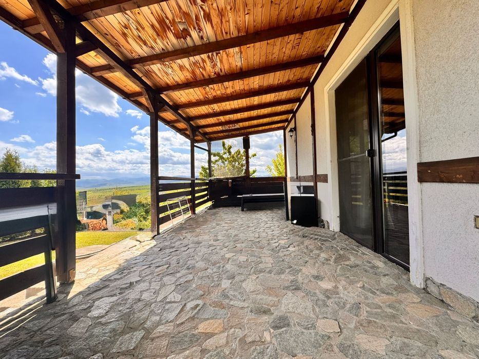 Casa individuala cu acces privat + teren 500 mp