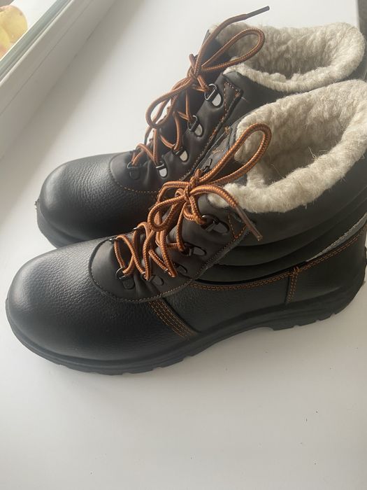 Ботинки рабочие новые  44 р и 46 р