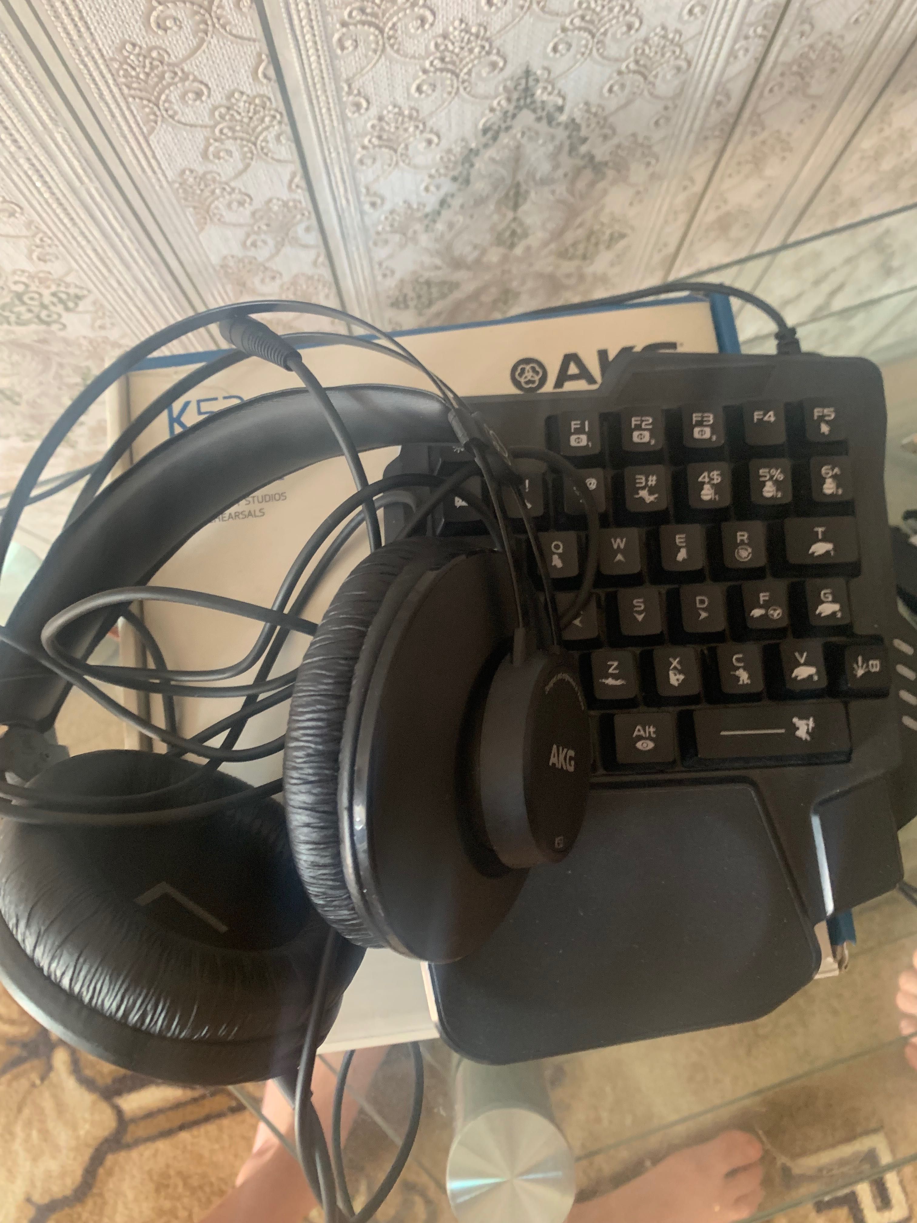 Продам наушники и игровую клавиатуру