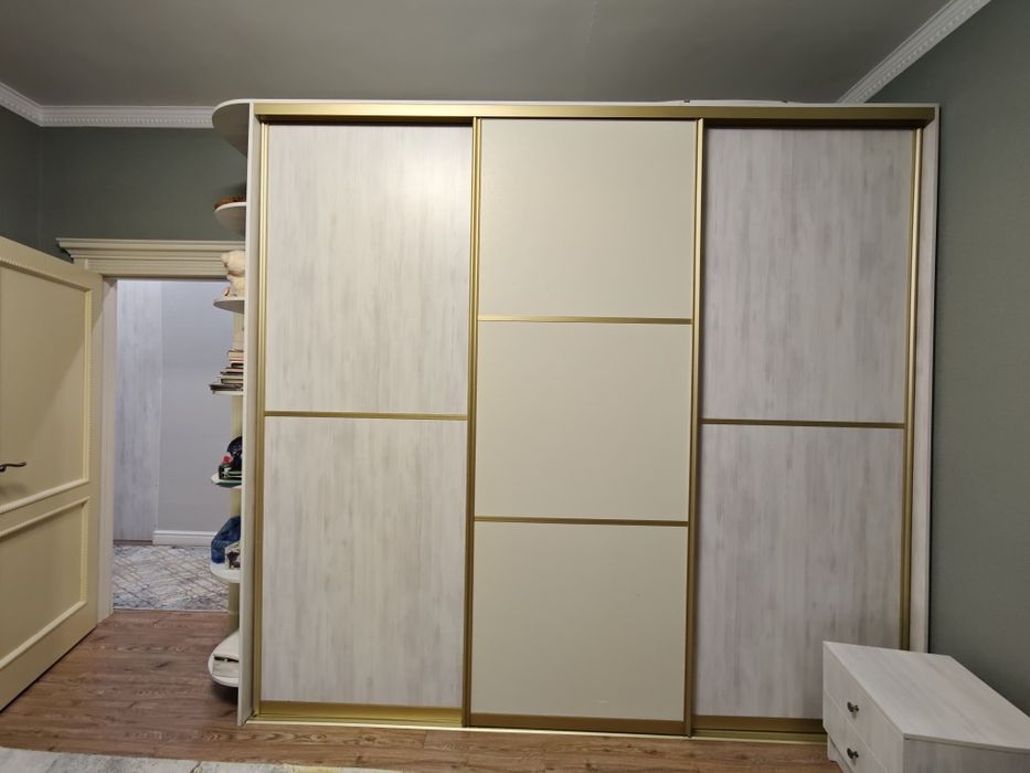 Шкаф в спальню  ширина 310, высота 260, глубина 60