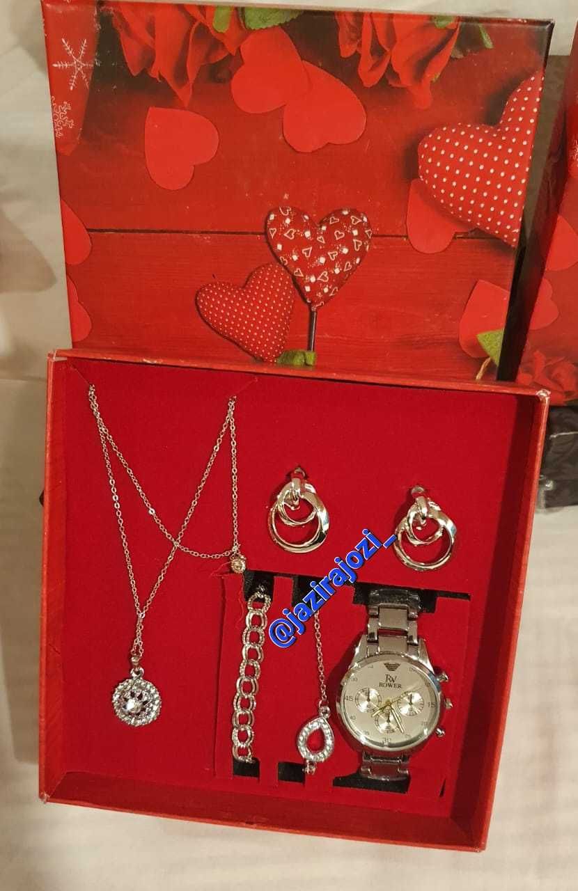 Часы,браслеты, подарок