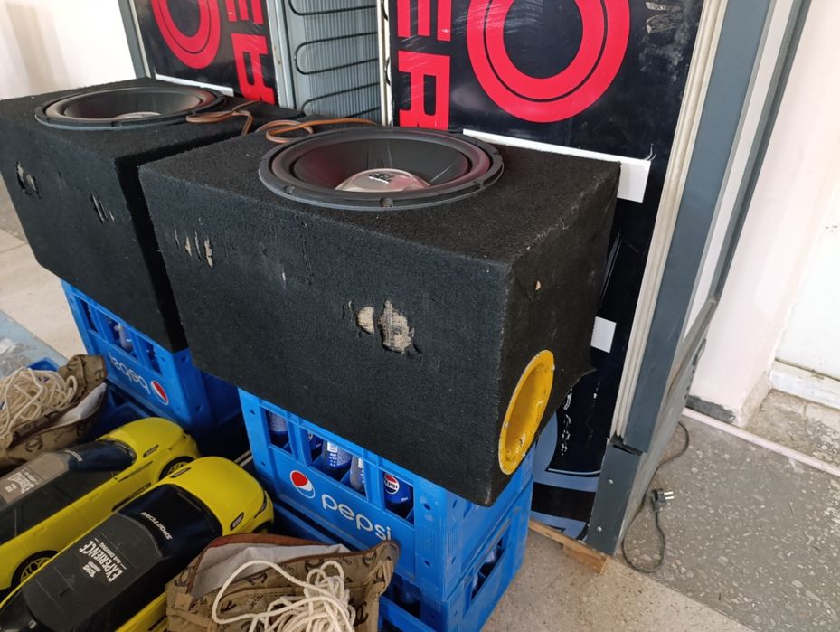 Сабвуфер сотилади JBL