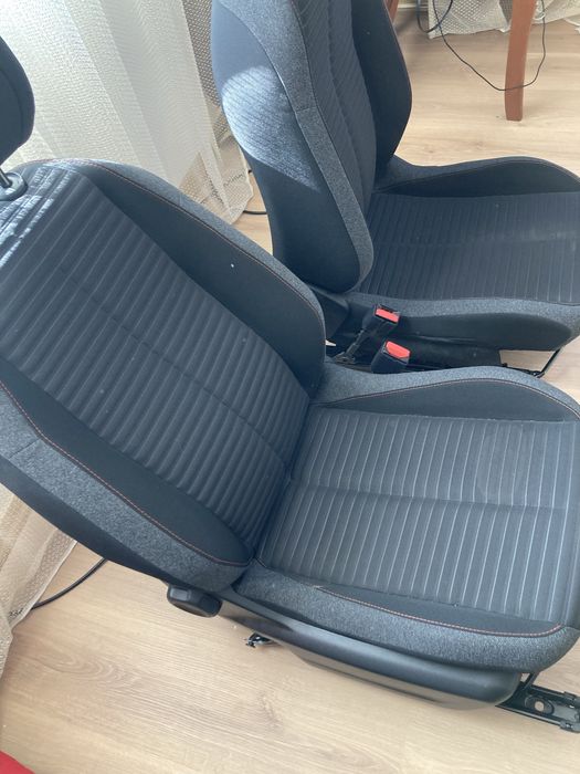 Предни седалки за Пежо 208