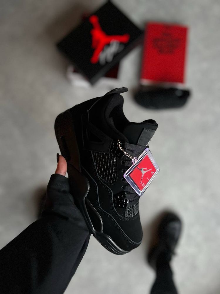 Air Jordan 4 Retro “BLACK CAT”