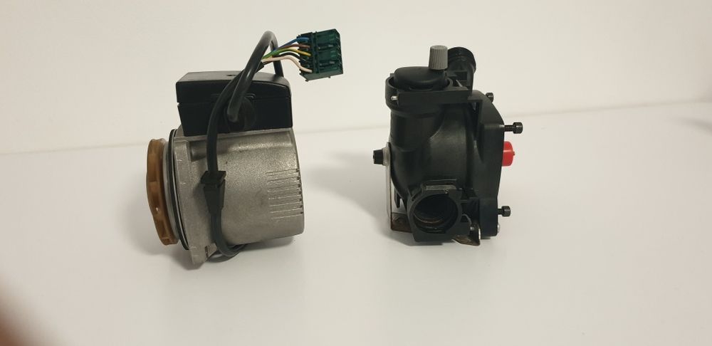 Pompa Recirculare Grundfos VPAL-5/2M Centrala Vaillant Turbotec PLUS