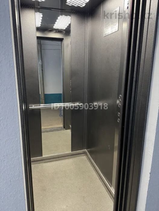 продам 3-х комнатную квартиру, в 11 мкр , 8/10 эт.