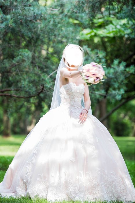 Vand Rochie mireasa tip printesa culoare roz pal