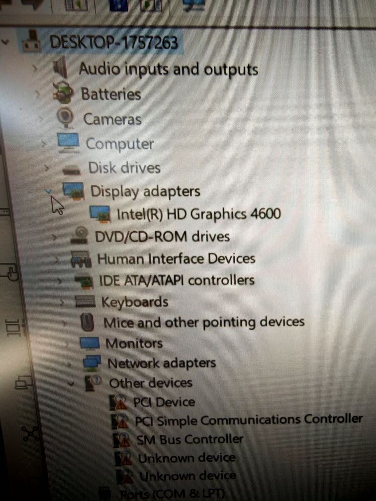 Laptop Japan Fujitsu E5540 i5 700gb Ram 4/8 GB като нов с Windows
